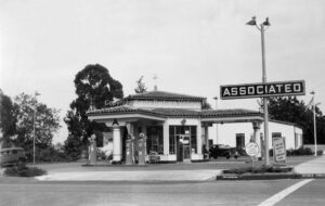 Associated Gas Station, 936 Rancheria at Carrillo , Santa Barbara, C. 1938